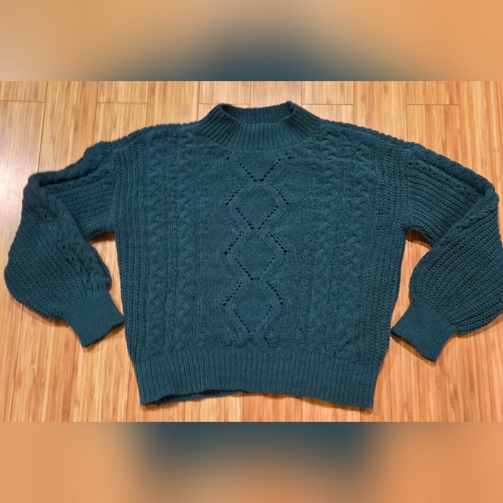 NWOT No Boundries Cozy Cable Knit Sweater